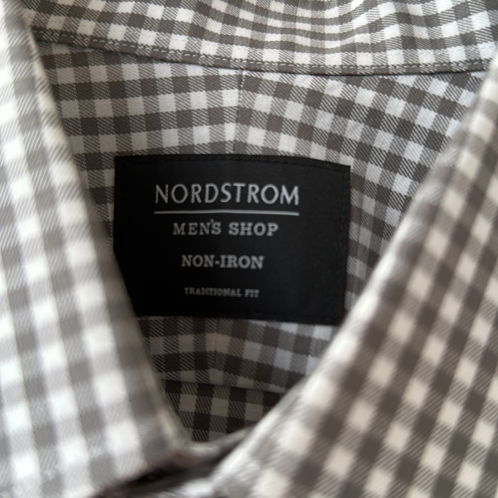 Men’s Nordstrom button down non-iron shirt